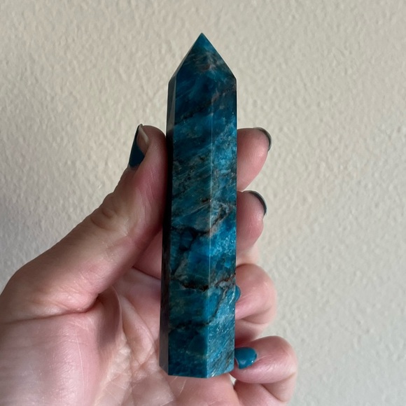 BLUE APATITE TOWER - Picture 2 of 10